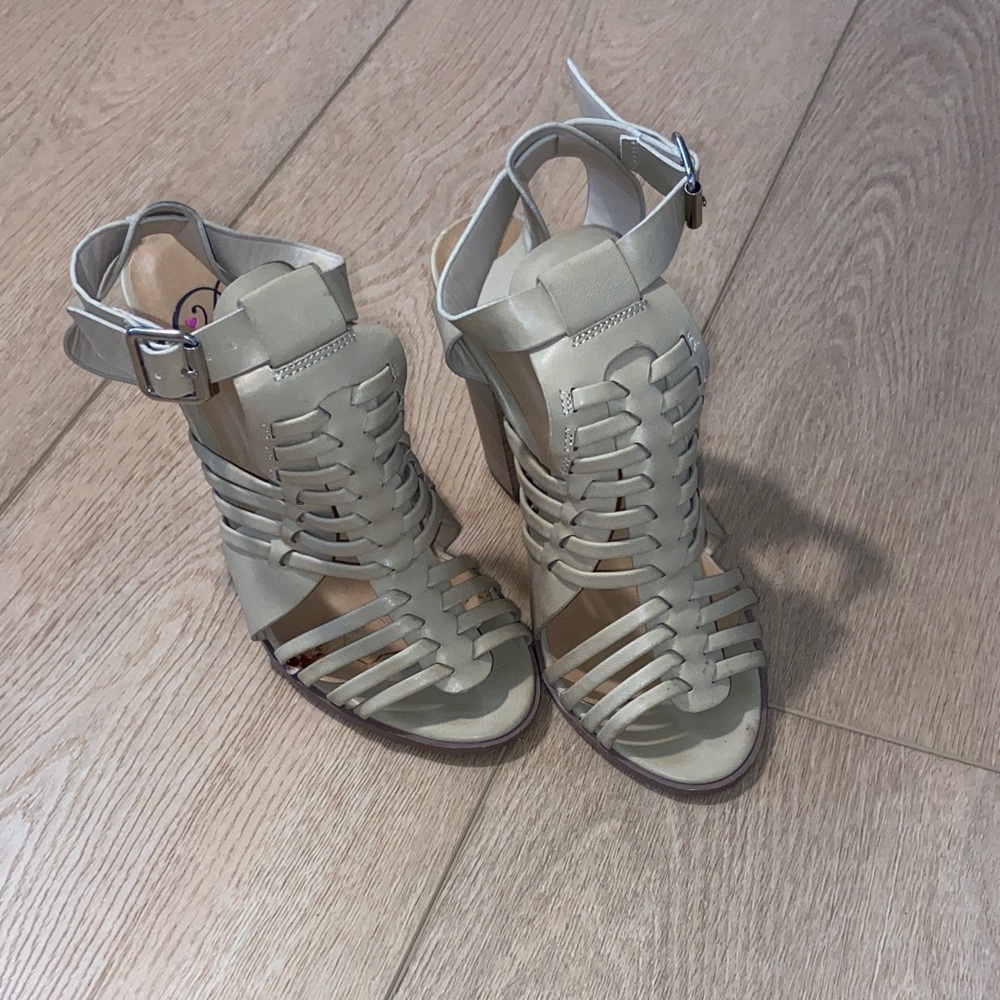Dainty Hooligan Cream Heeled Sandals